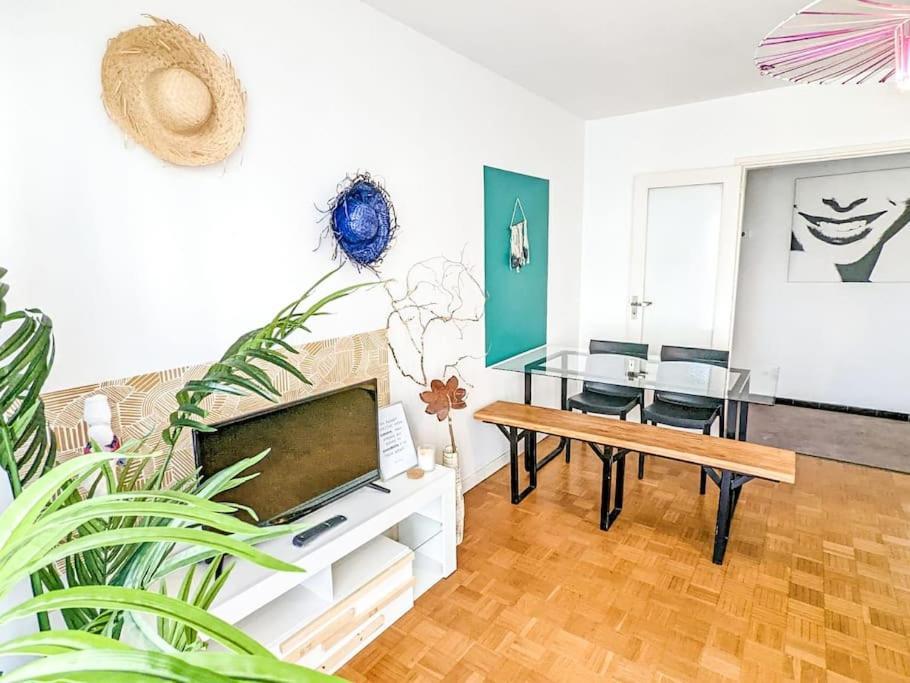 Cosy Spring 2Ch - Place Verdun - Stationnement Gratuit Pau Exterior photo